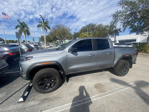 Used 2024 GMC Canyon Elevation w/ Elevation Premium Package image 9