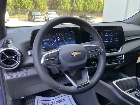Used 2027 Chevrolet Equinox LT FWD image 17