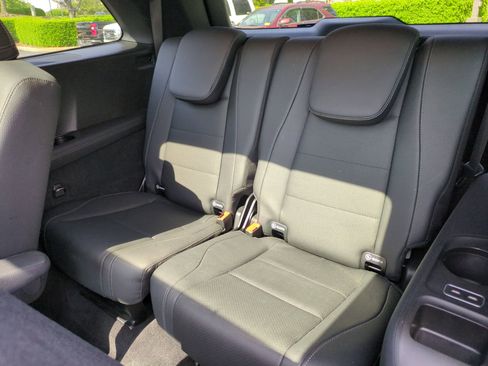 Used 2025 Mercedes-Benz GLS 450 4MATIC image 31