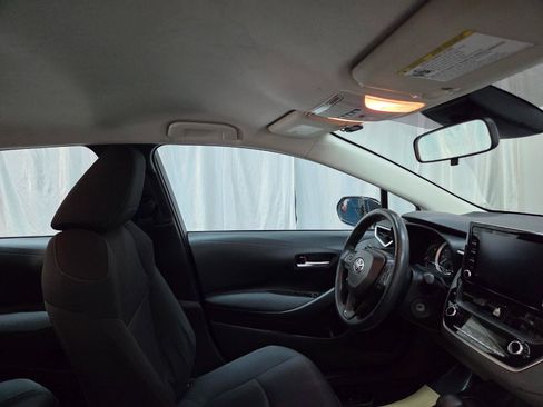 Used 2020 Toyota Corolla LE FWD image 25