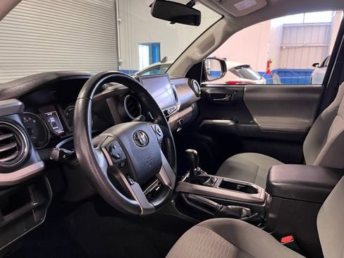 Used 2016 Toyota Tacoma SR5 image 16
