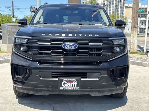 Used 2025 Ford Expedition Active AWD/4WD image 11
