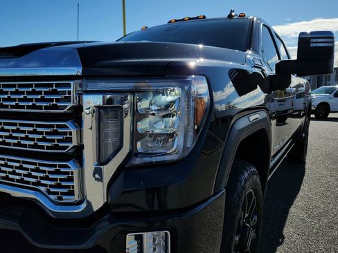 Used 2022 GMC Sierra 2500 Denali w/ Denali Black Diamond Edition AWD/4WD image 30