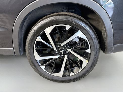 Used 2023 Mitsubishi Outlander SE AWD/4WD image 37