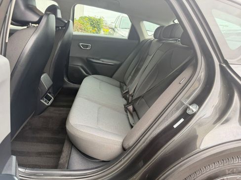 Used 2025 Kia K4 LXS image 39