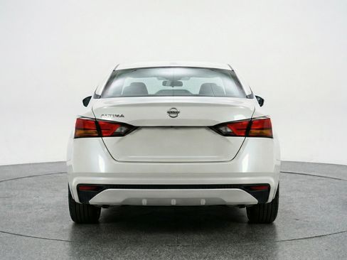 Used 2025 Nissan Altima 2.5 SV image 7