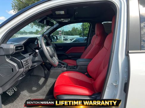 Used 2024 Toyota Tacoma TRD Pro AWD/4WD image 10