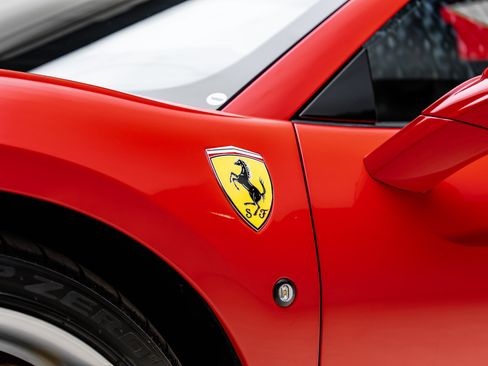Used 2022 Ferrari F8 Tributo RWD image 28