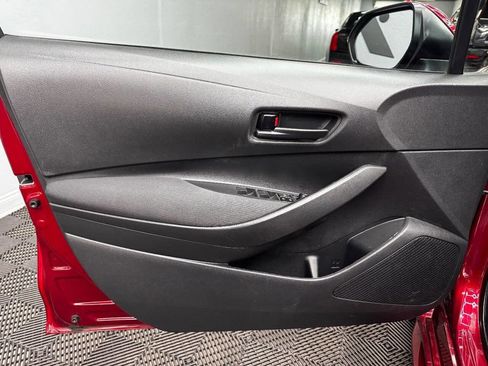 Used 2022 Toyota Corolla LE FWD image 36
