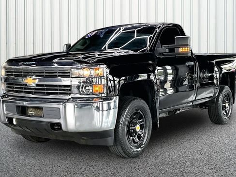 Used 2015 Chevrolet Silverado 3500 W/T AWD/4WD image 3