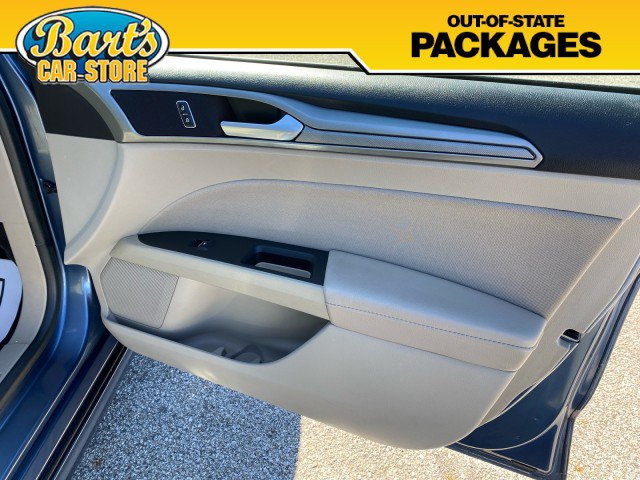 Used 2018 Ford Fusion SE w/ Fusion SE Technology Package FWD image 12