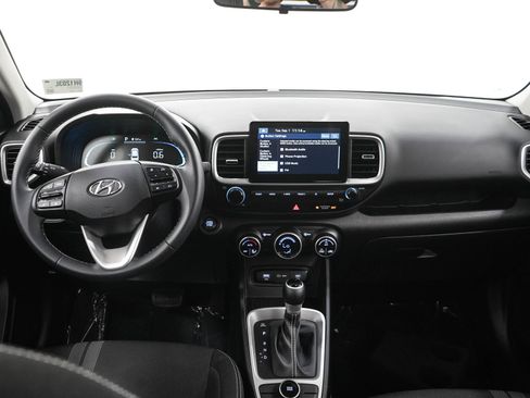 Certified 2024 Hyundai Venue SEL FWD image 14