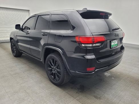 Used 2018 Jeep Grand Cherokee Altitude image 5