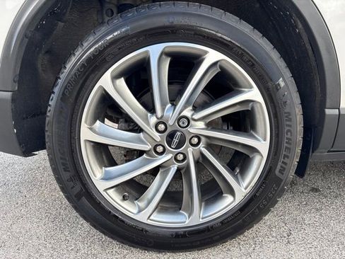 Used 2024 Lincoln Corsair AWD w/ Equipment Group 101A image 10