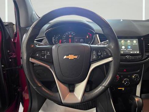 Used 2019 Chevrolet Trax LT w/ LT Convenience Package image 17