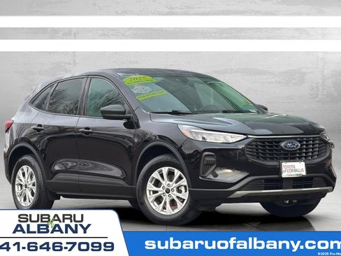 Used 2025 Ford Escape Active AWD/4WD image 1