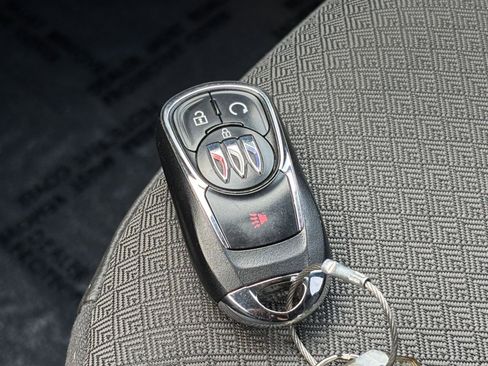 Used 2025 Buick Encore GX Preferred FWD image 23