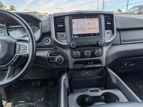Used 2022 RAM 1500 Big Horn AWD/4WD image 17