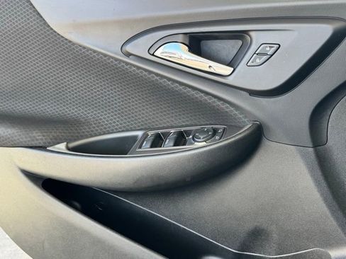 Used 2020 Chevrolet Malibu LS image 34