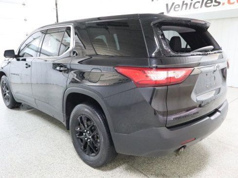 Used 2020 Chevrolet Traverse LS w/ LPO, Blackout Package AWD/4WD image 3