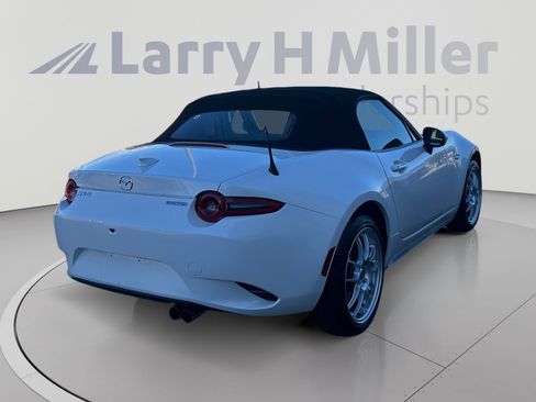 Used 2024 MAZDA MX-5 Miata Grand Touring RWD image 6