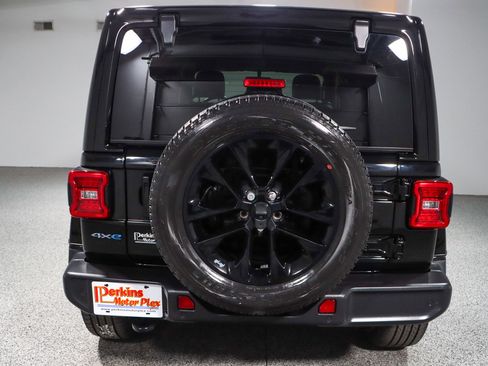 Used 2021 Jeep Wrangler Unlimited Sahara w/ Cold Weather Group image 8