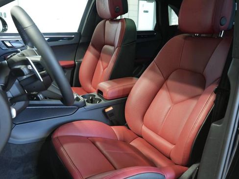 New 2026 Porsche Macan image 5