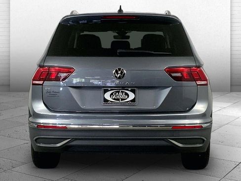 Used 2024 Volkswagen Tiguan SE FWD image 3