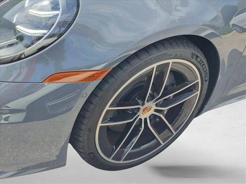 Used 2025 Porsche 911 Carrera RWD image 22