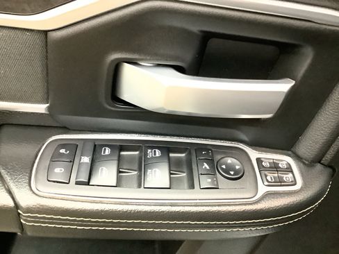 Used 2024 RAM 3500 Big Horn image 19