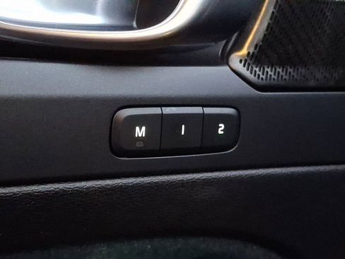 Used 2023 Volvo XC40 Recharge Ultimate image 21