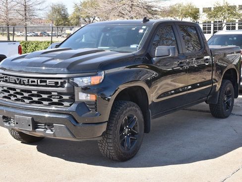 Used 2025 Chevrolet Silverado 1500 Custom Trail Boss w/ Midnight Edition image 2