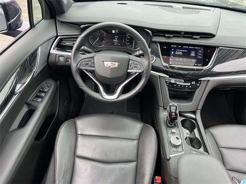 Certified 2025 Cadillac XT6 Premium Luxury image 17