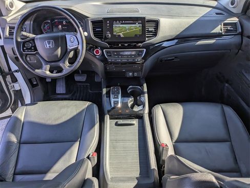 Used 2022 Honda Pilot Touring image 16