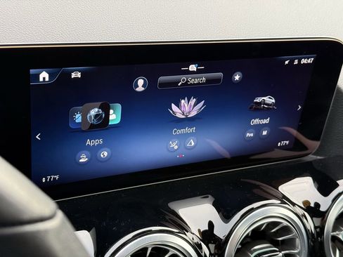 Used 2025 Mercedes-Benz GLA 250 250 4MATIC image 25