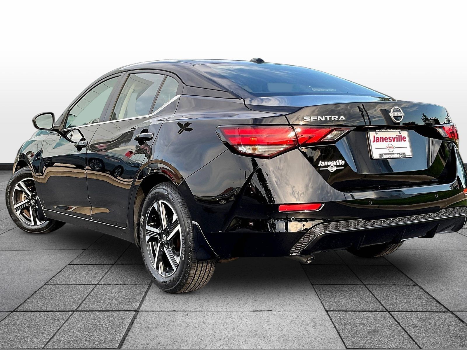 Certified 2024 Nissan Sentra SV FWD image 5