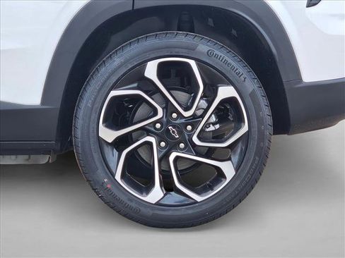 New 2026 Chevrolet Trax RS w/ Sunroof Package image 10