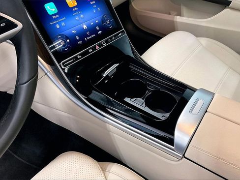 Used 2025 Mercedes-Benz C 300 Sedan image 16