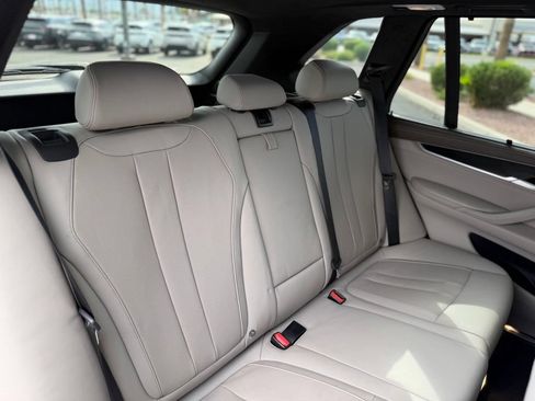 Used 2018 BMW X5 M AWD/4WD image 9