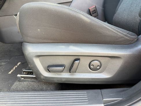 Used 2024 Nissan Rogue SV AWD/4WD image 26