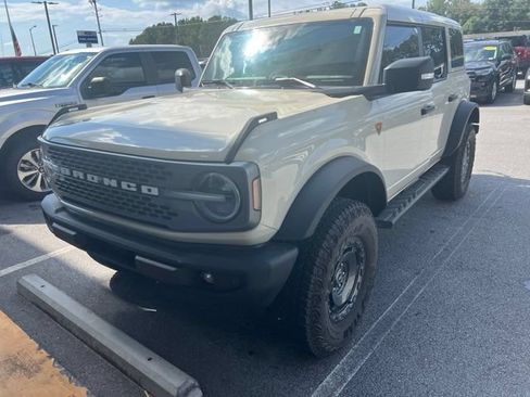 Used 2025 Ford Bronco Badlands AWD/4WD image 3
