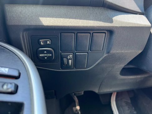 Used 2013 Toyota Prius Persona Series FWD image 18