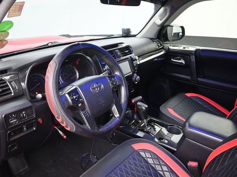 Used 2019 Toyota 4Runner TRD Off-Road AWD/4WD image 18