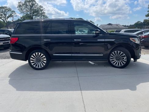 Used 2018 Lincoln Navigator Reserve w/ Technology Package AWD/4WD image 10