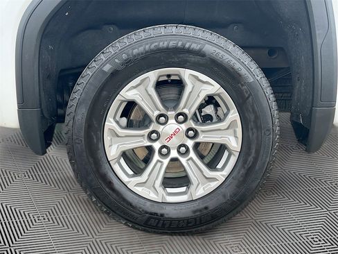 Used 2025 GMC Sierra 1500 SLT image 31