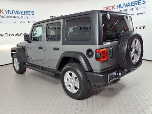 Used 2022 Jeep Wrangler Unlimited Sport AWD/4WD image 6