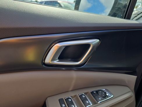 New 2026 Kia Carnival FWD image 19