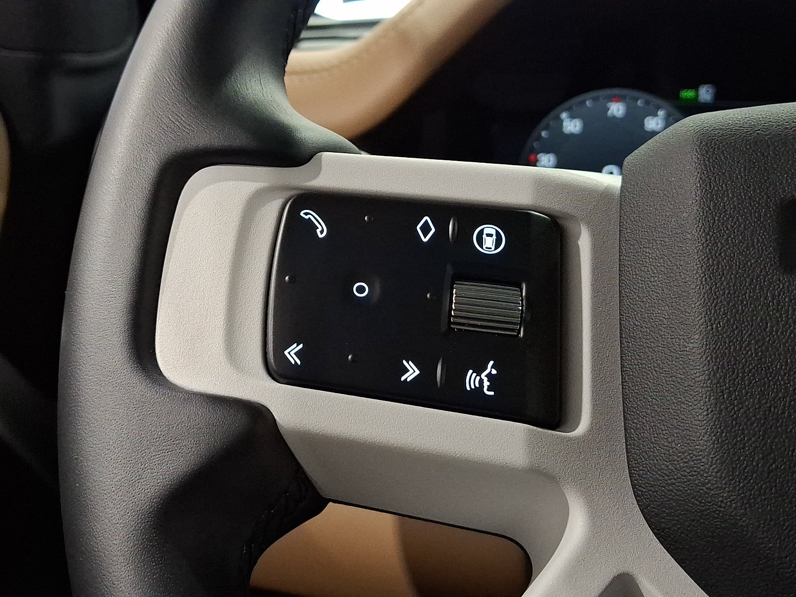 Certified 2026 Land Rover Defender 110 X-Dynamic SE AWD/4WD image 22