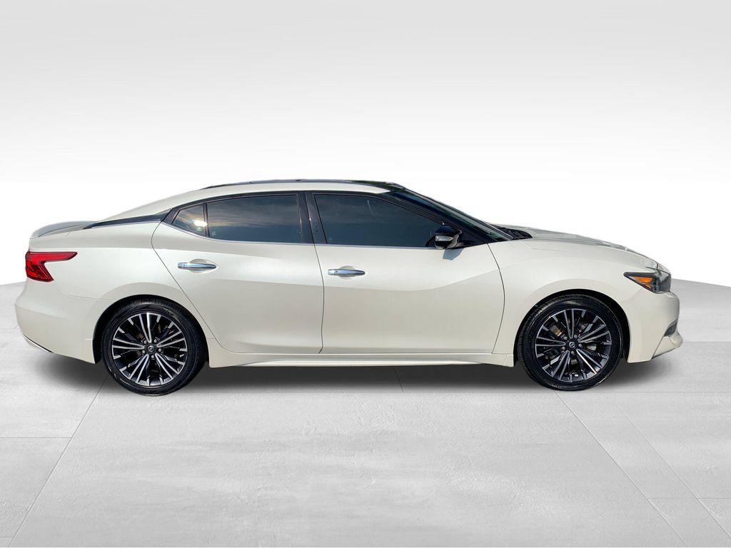 Used 2017 Nissan Maxima Platinum w/ Medallion Package FWD image 6