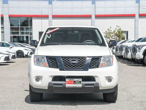 Used 2020 Nissan Frontier SV w/ Midnight Edition Floor Mats RWD image 2
